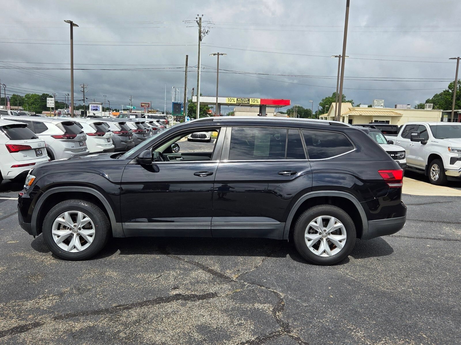 Used 2018 Volkswagen Atlas S FWD image 4