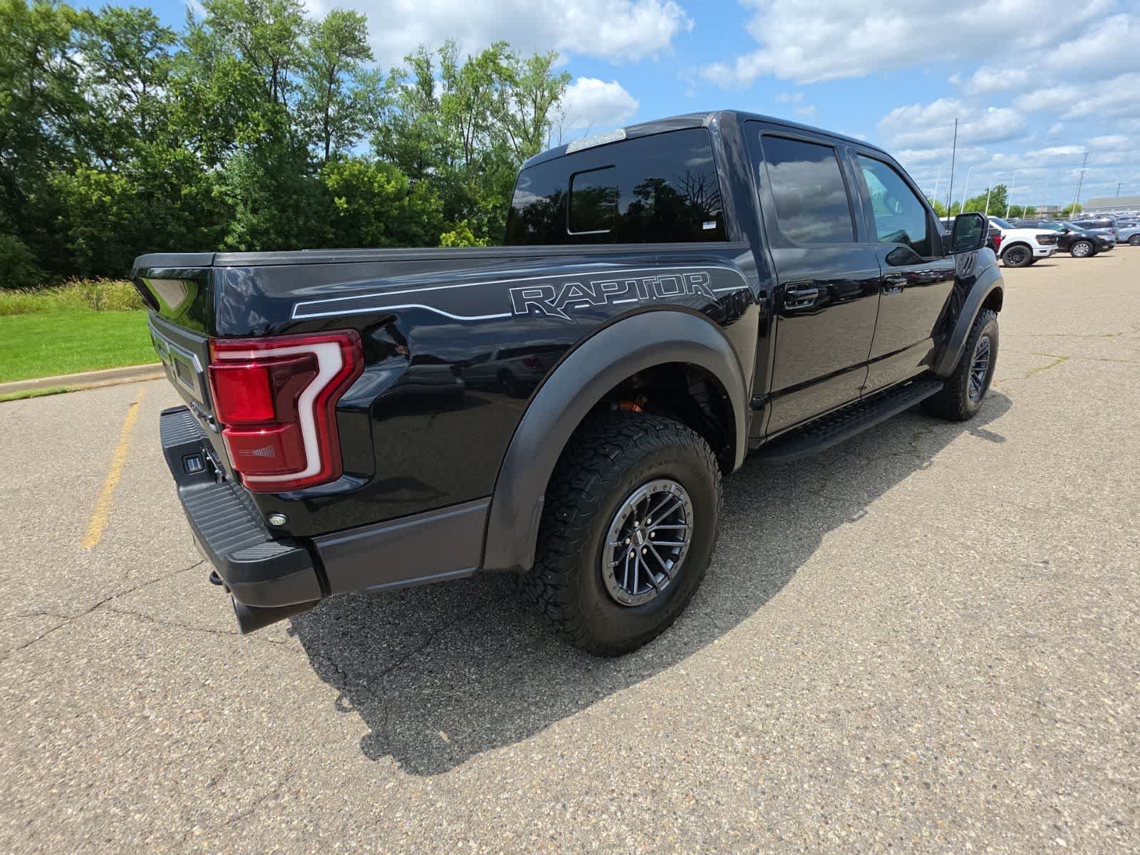 Used 2019 Ford F150 Raptor w/ Equipment Group 802A Luxury AWD/4WD image 7
