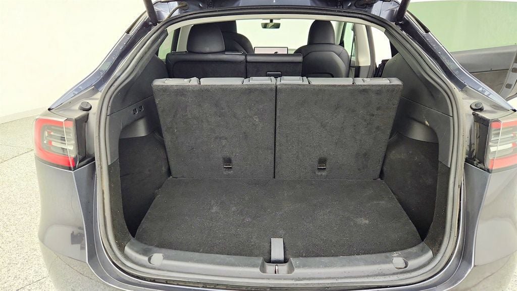 Used 2023 Tesla Model Y Long Range image 27