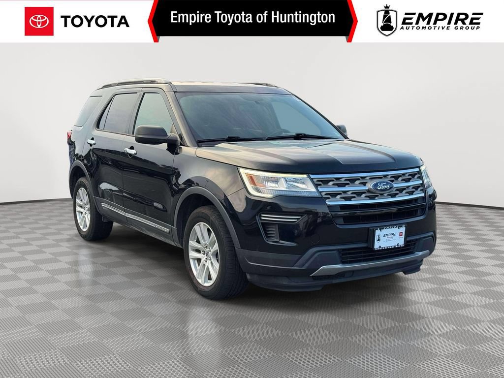 Used 2018 Ford Explorer XLT AWD/4WD image 1