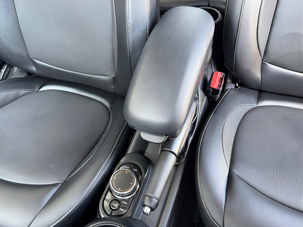 Used 2018 MINI Cooper 2-Door Hardtop FWD image 36
