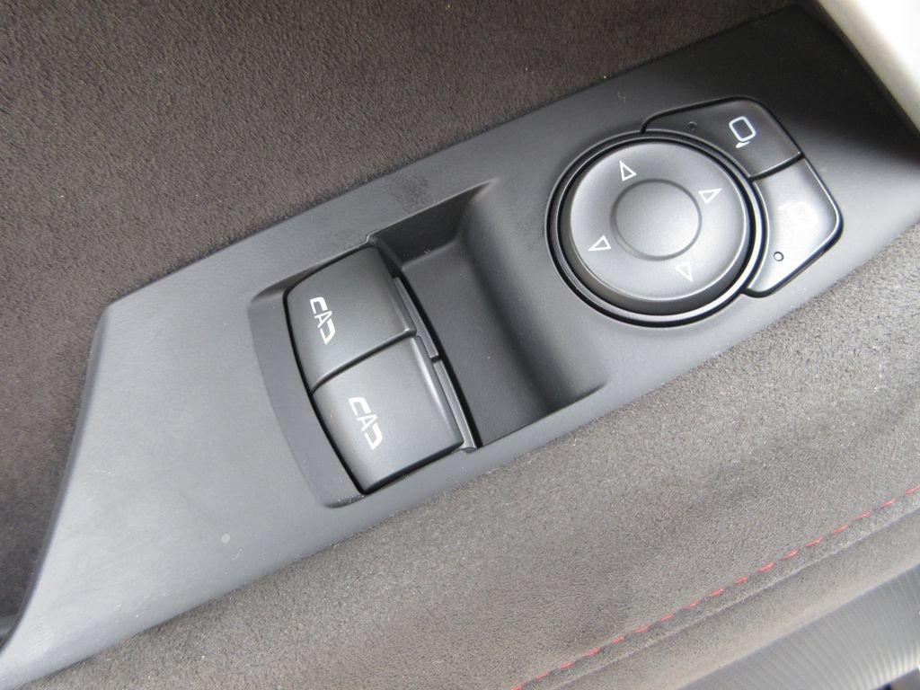 Used 2018 Chevrolet Camaro ZL1 RWD image 12