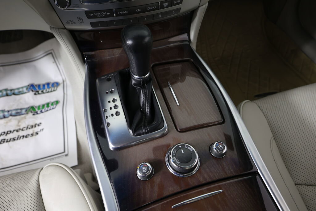 Used 2011 INFINITI M56 x w/ Deluxe Touring Pkg AWD/4WD image 37
