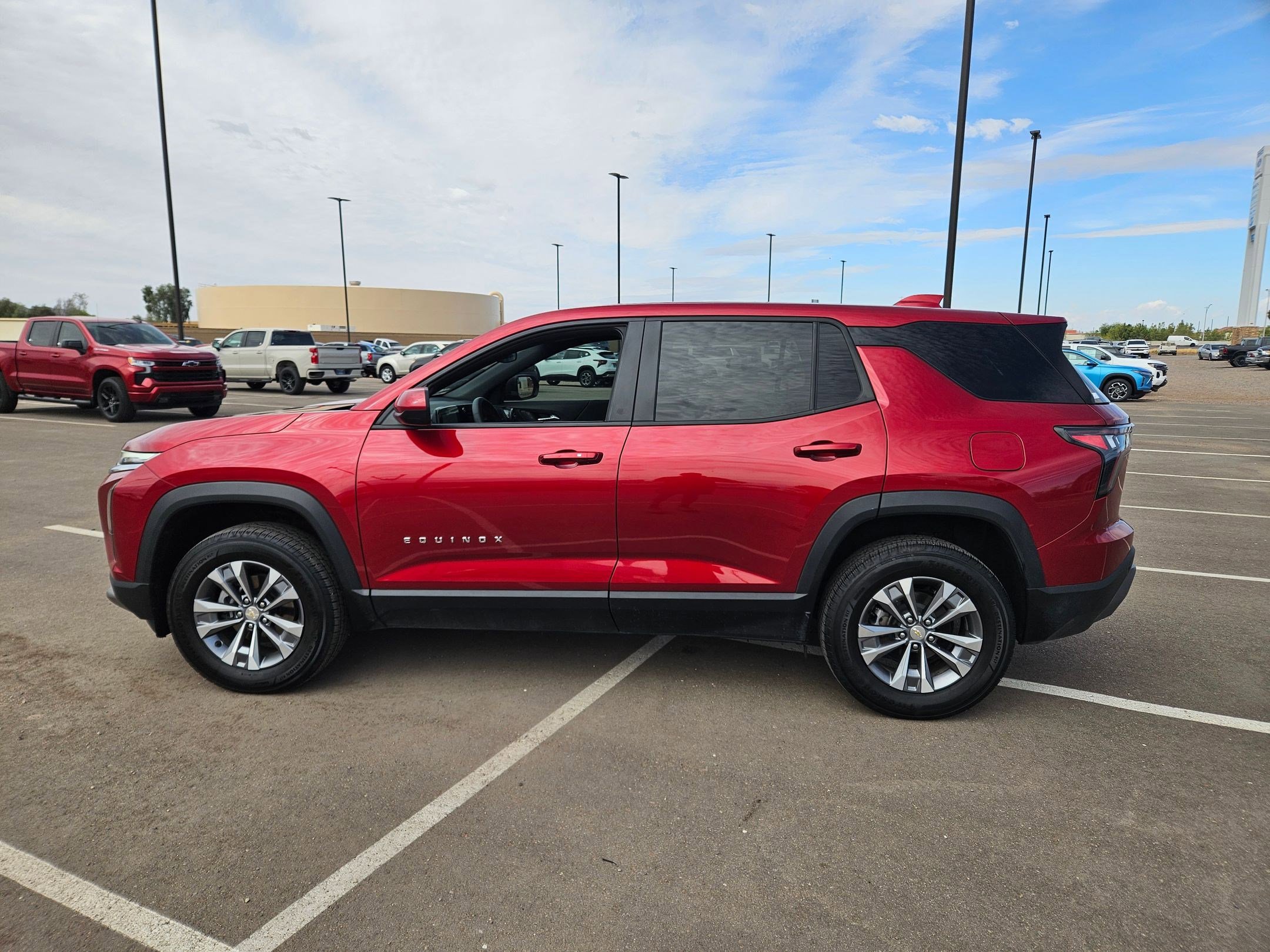 Used 2026 Chevrolet Equinox LT image 2