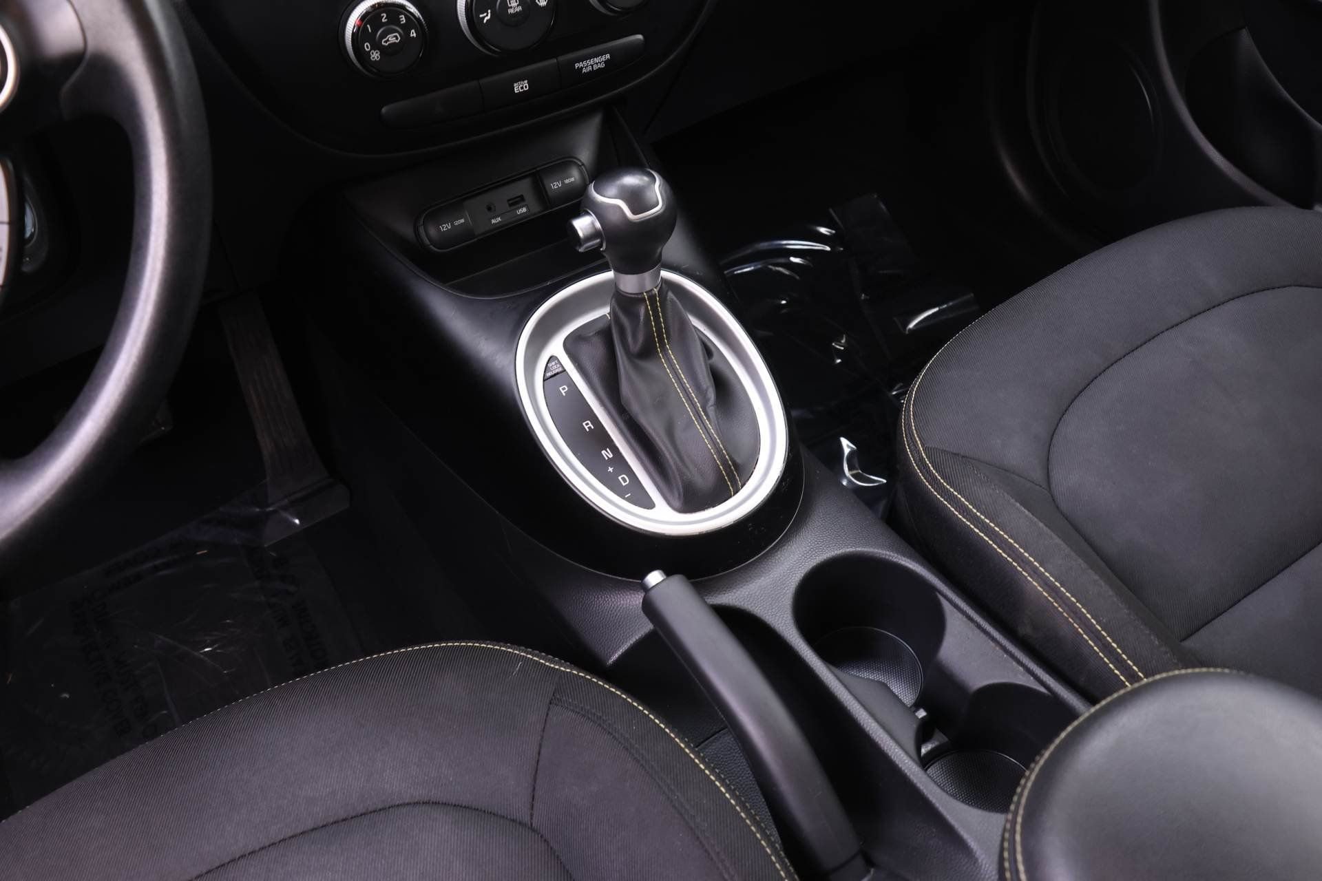 Used 2015 Kia Soul + image 12