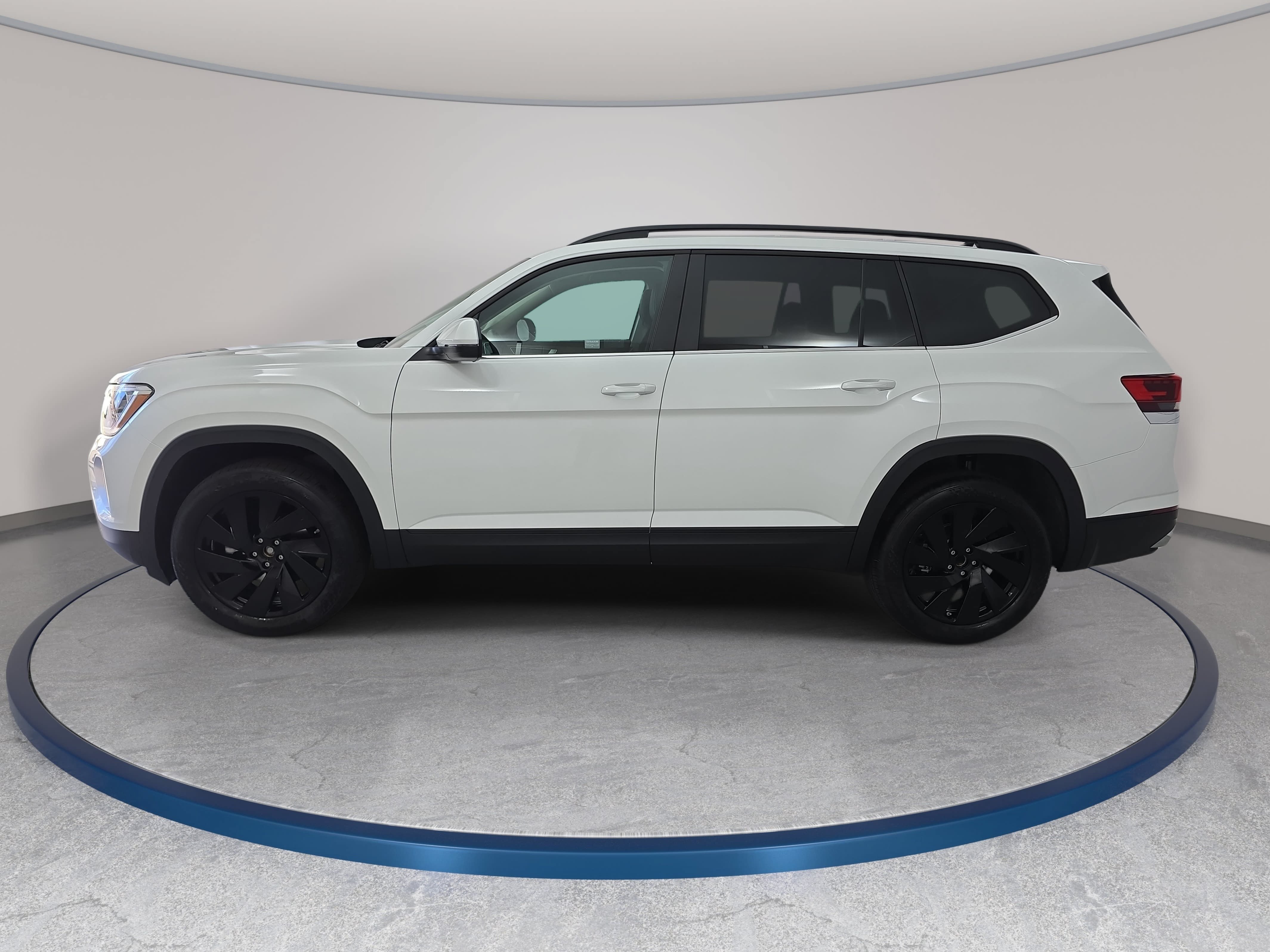 New 2026 Volkswagen Atlas SE FWD image 8