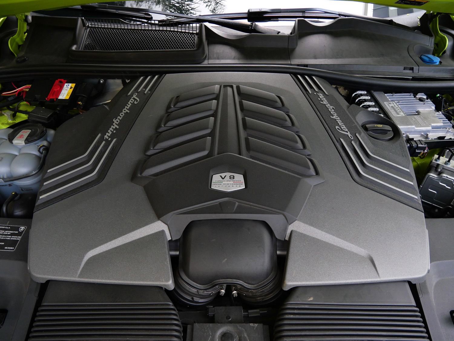 Used 2022 Lamborghini Urus image 23