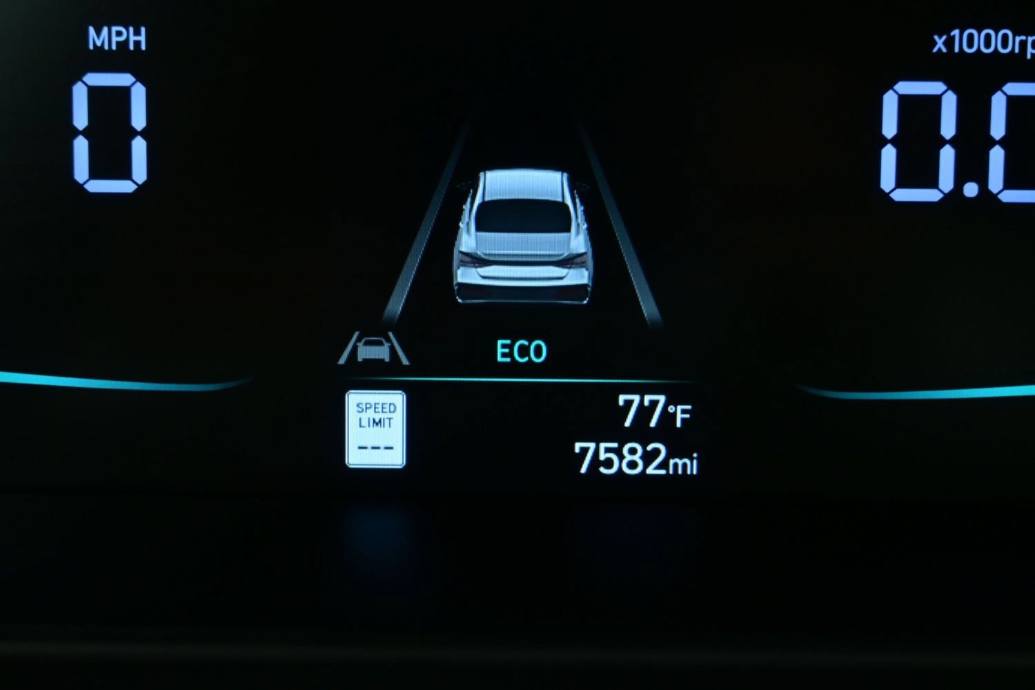 Certified 2026 Hyundai Elantra Hybrid FWD image 24
