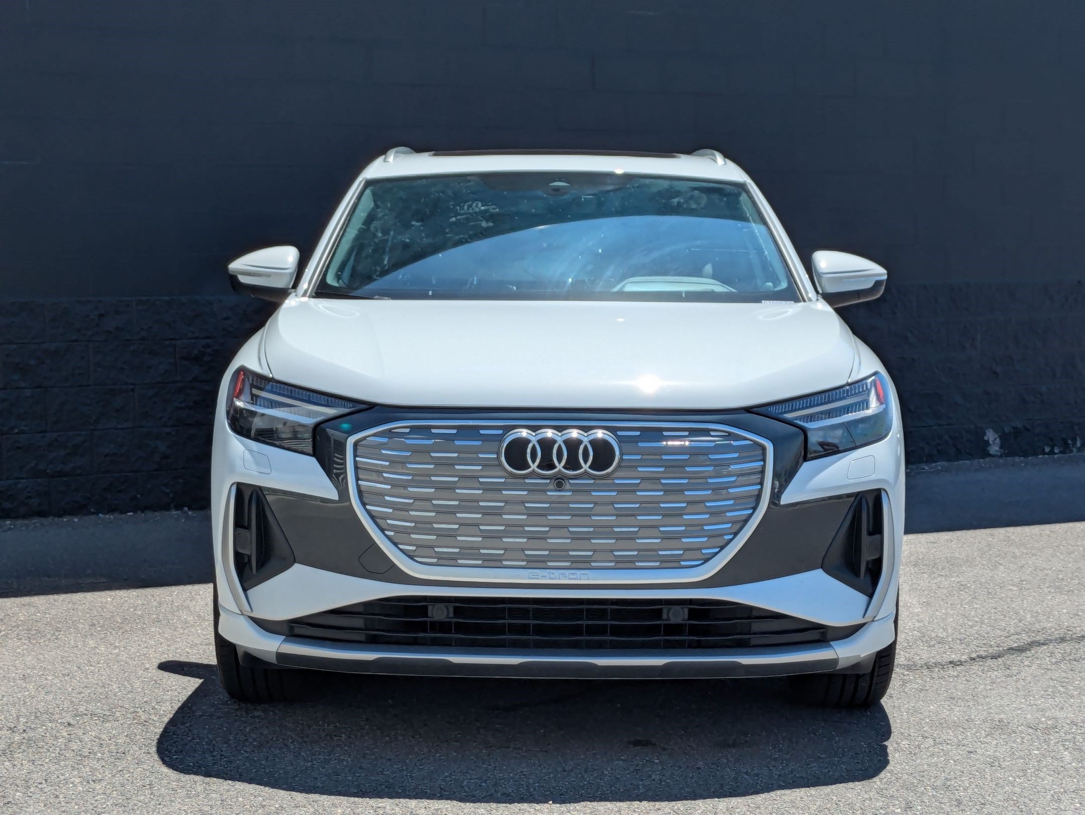 Used 2023 Audi Q4 e-tron Prestige AWD/4WD image 2