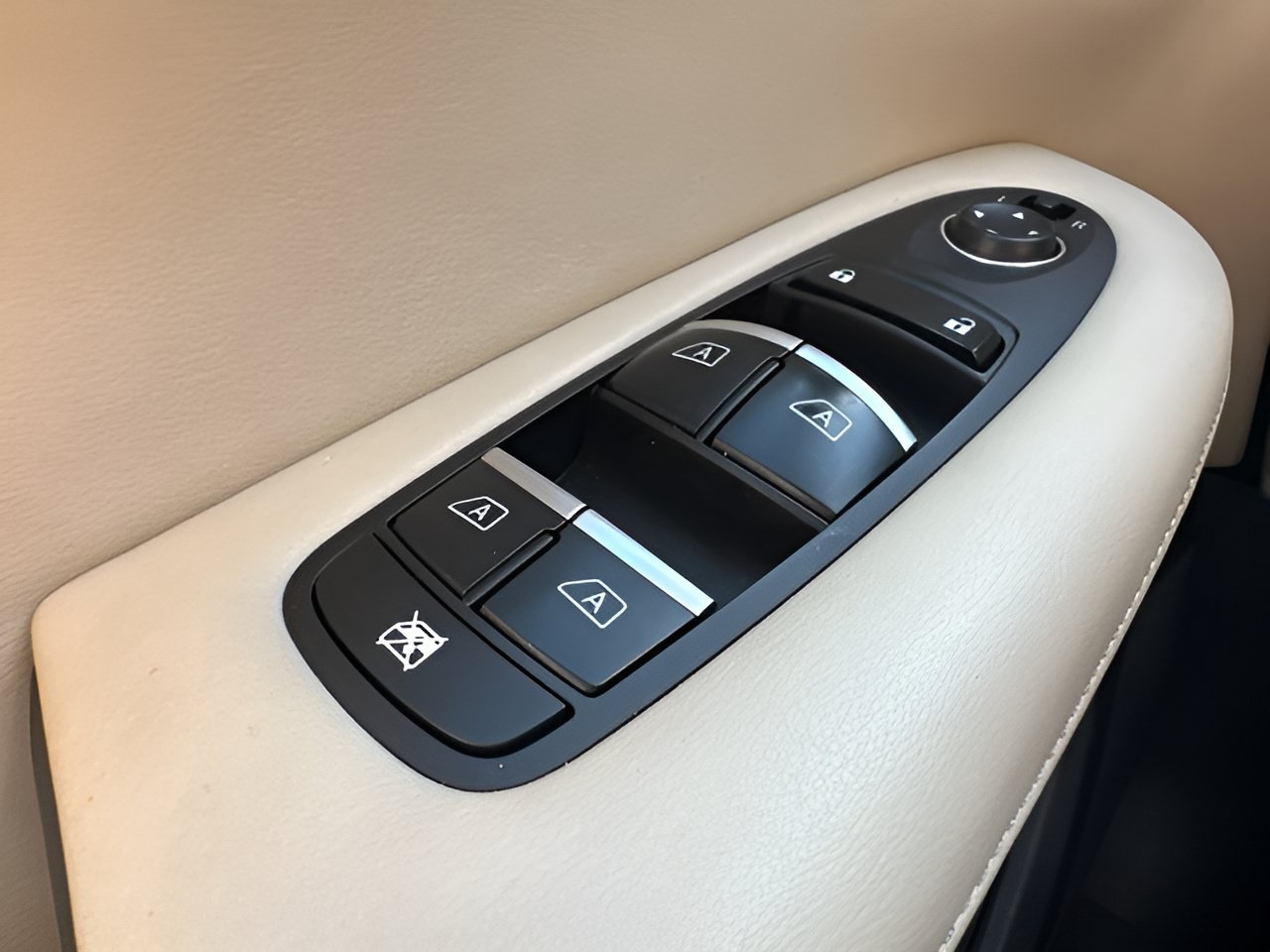 Used 2019 INFINITI QX50 Essential w/ Proactive Package AWD/4WD image 16