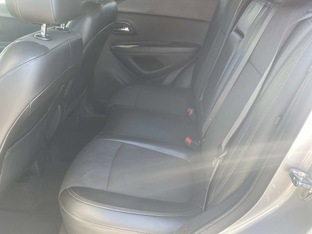 Used 2019 Chevrolet Trax LT w/ LT Convenience Package image 12