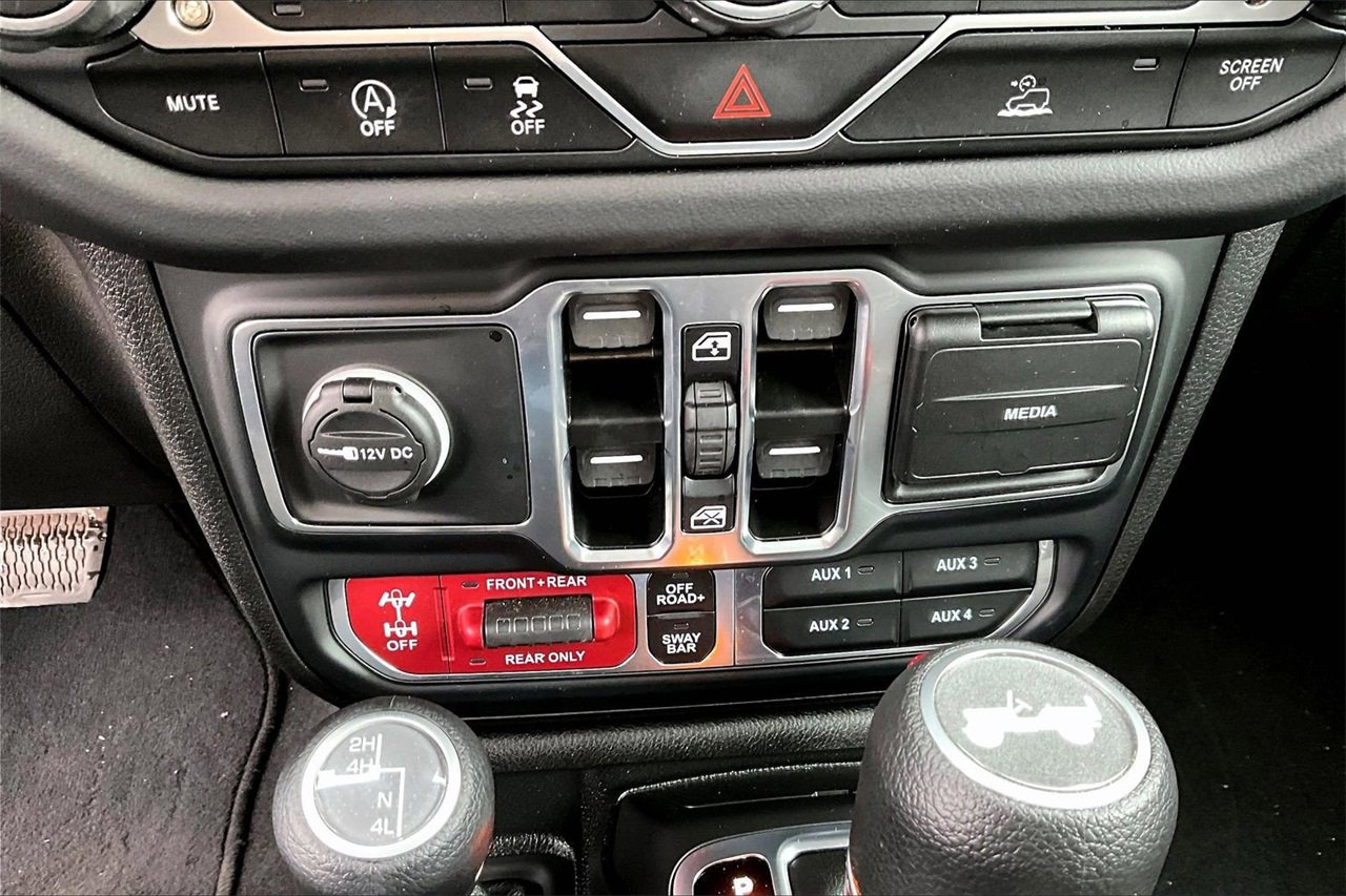 Certified 2025 Jeep Wrangler Unlimited Rubicon image 15