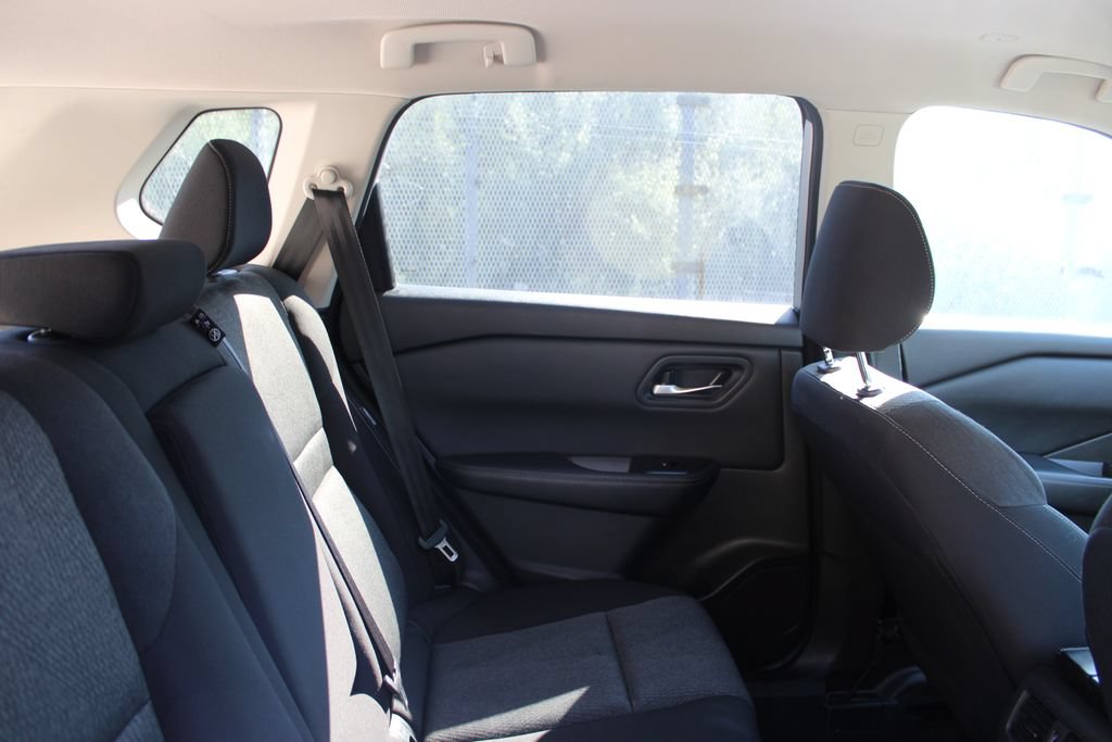 Used 2024 Nissan Rogue SV FWD image 23
