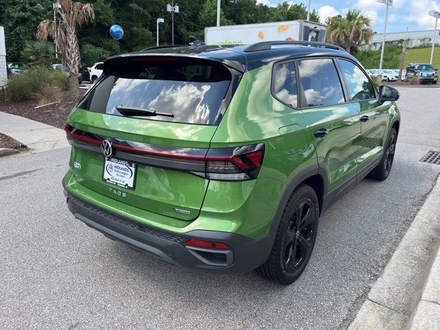 New 2025 Volkswagen Taos SE image 3