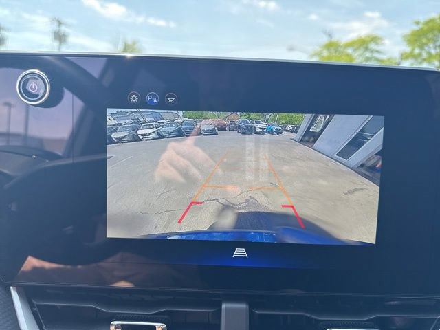 Used 2026 Chevrolet Equinox LT AWD/4WD image 16