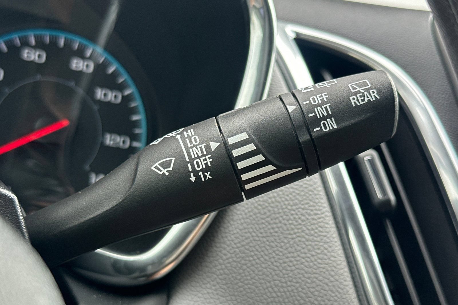 Used 2020 Chevrolet Equinox LS FWD image 37