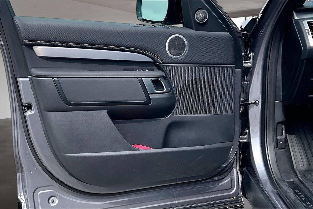 Certified 2025 Land Rover Discovery Dynamic SE AWD/4WD image 18