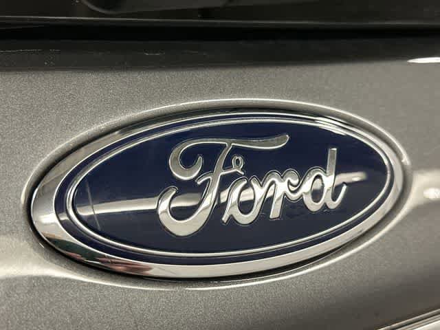 Used 2024 Ford Explorer XLT w/ Equipment Group 202A AWD/4WD image 18