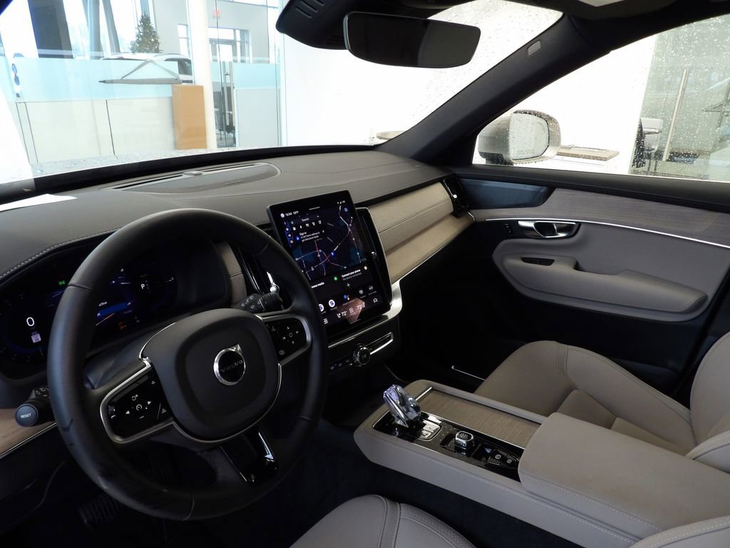 Certified 2025 Volvo XC90 T8 Plus image 16