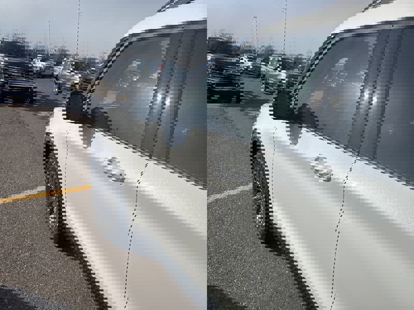 New 2026 Ford Explorer Active w/ Active Comfort Package image 4