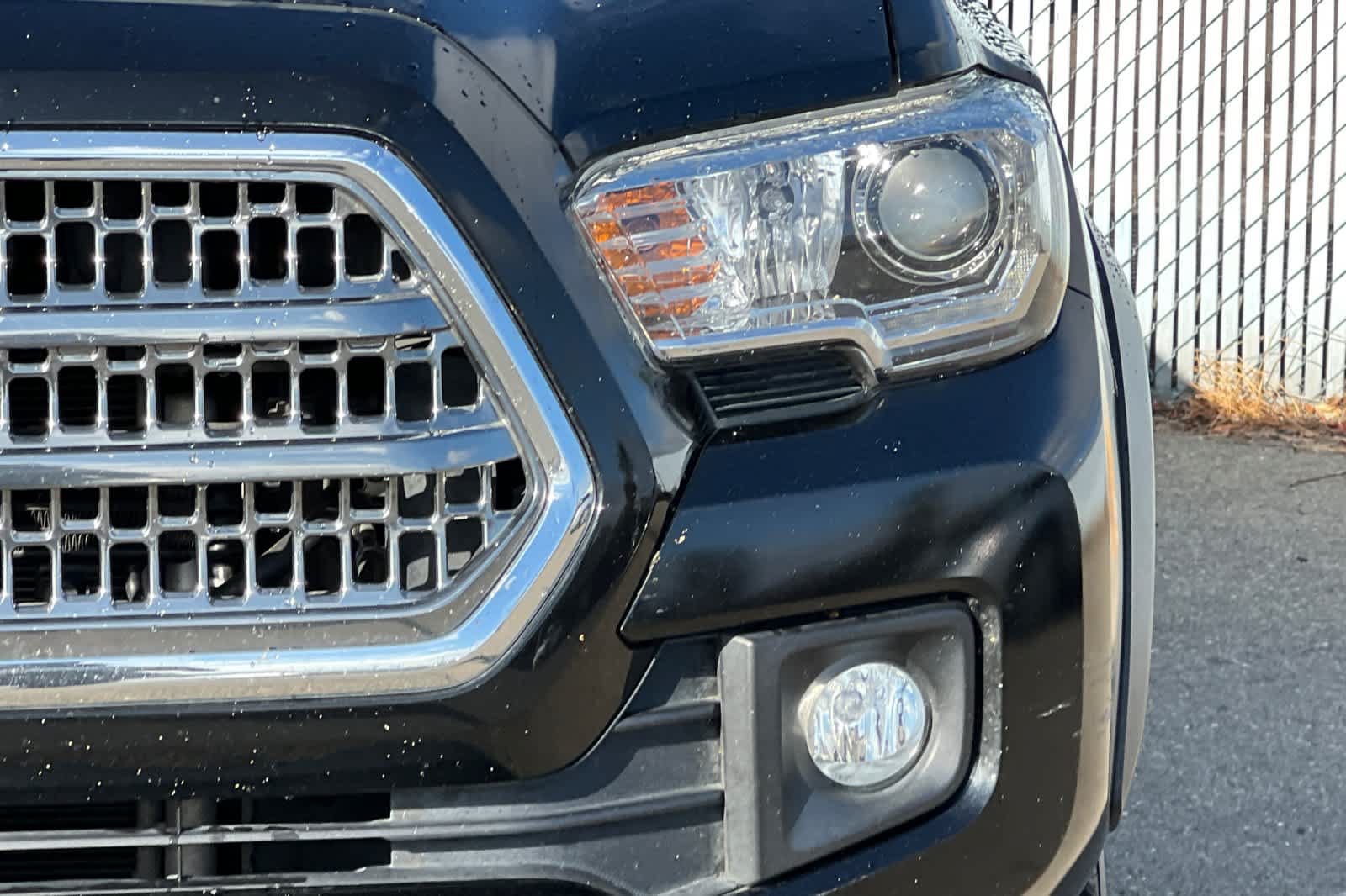 Used 2016 Toyota Tacoma TRD Off-Road w/ Towing Package AWD/4WD image 14