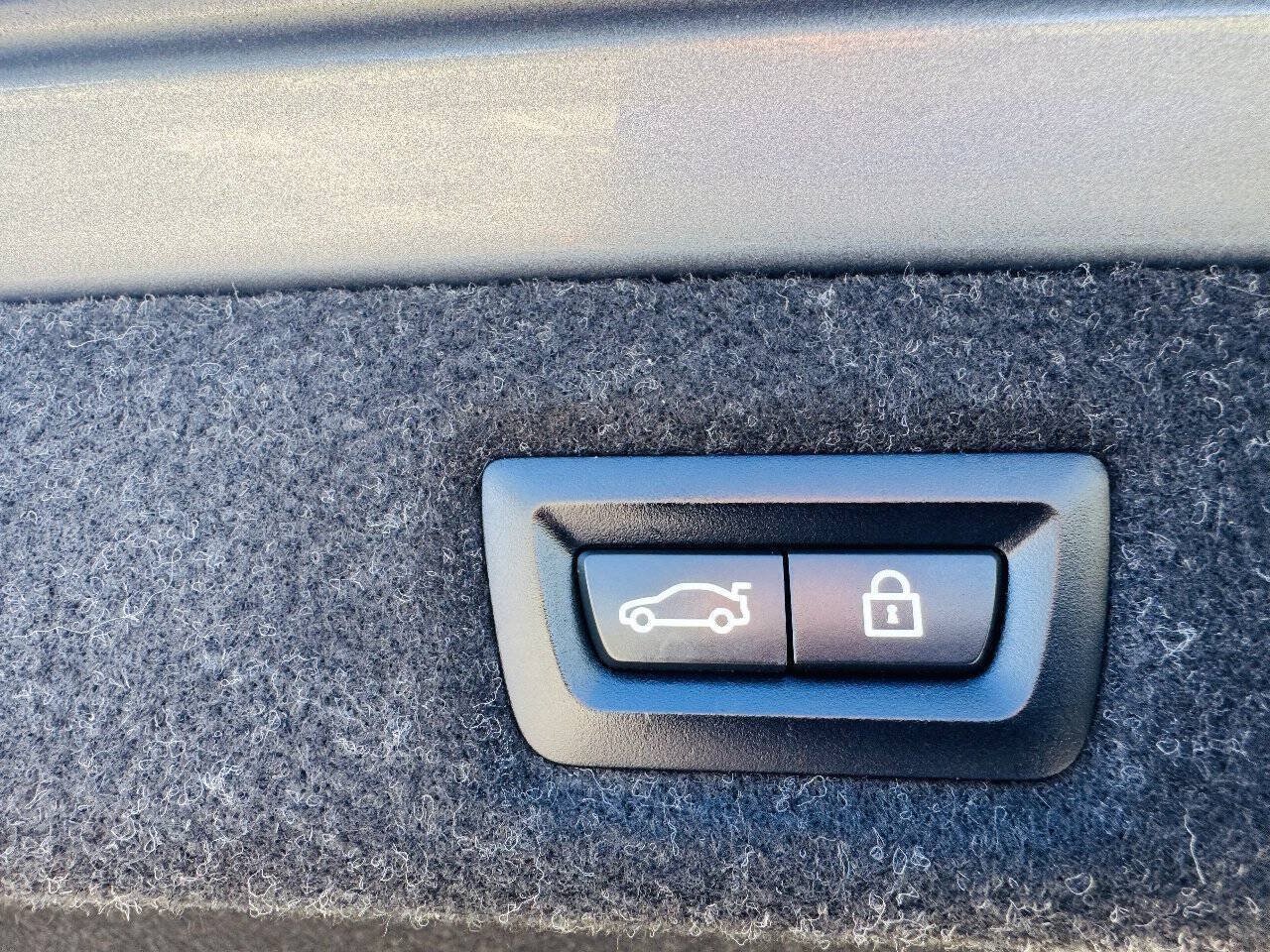 Used 2019 BMW 530i w/ Convenience Package RWD image 8