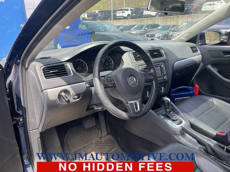 Used 2014 Volkswagen Jetta SE FWD image 2