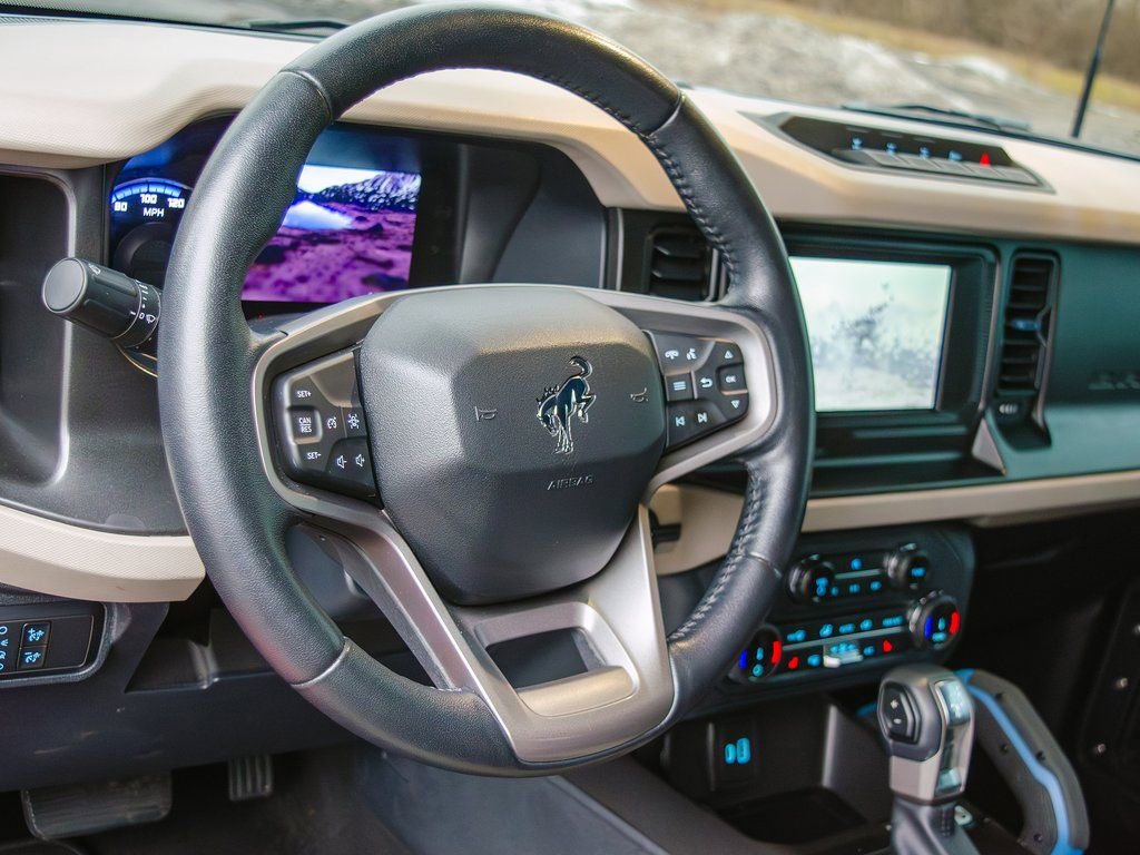 Used 2022 Ford Bronco Wildtrak image 13