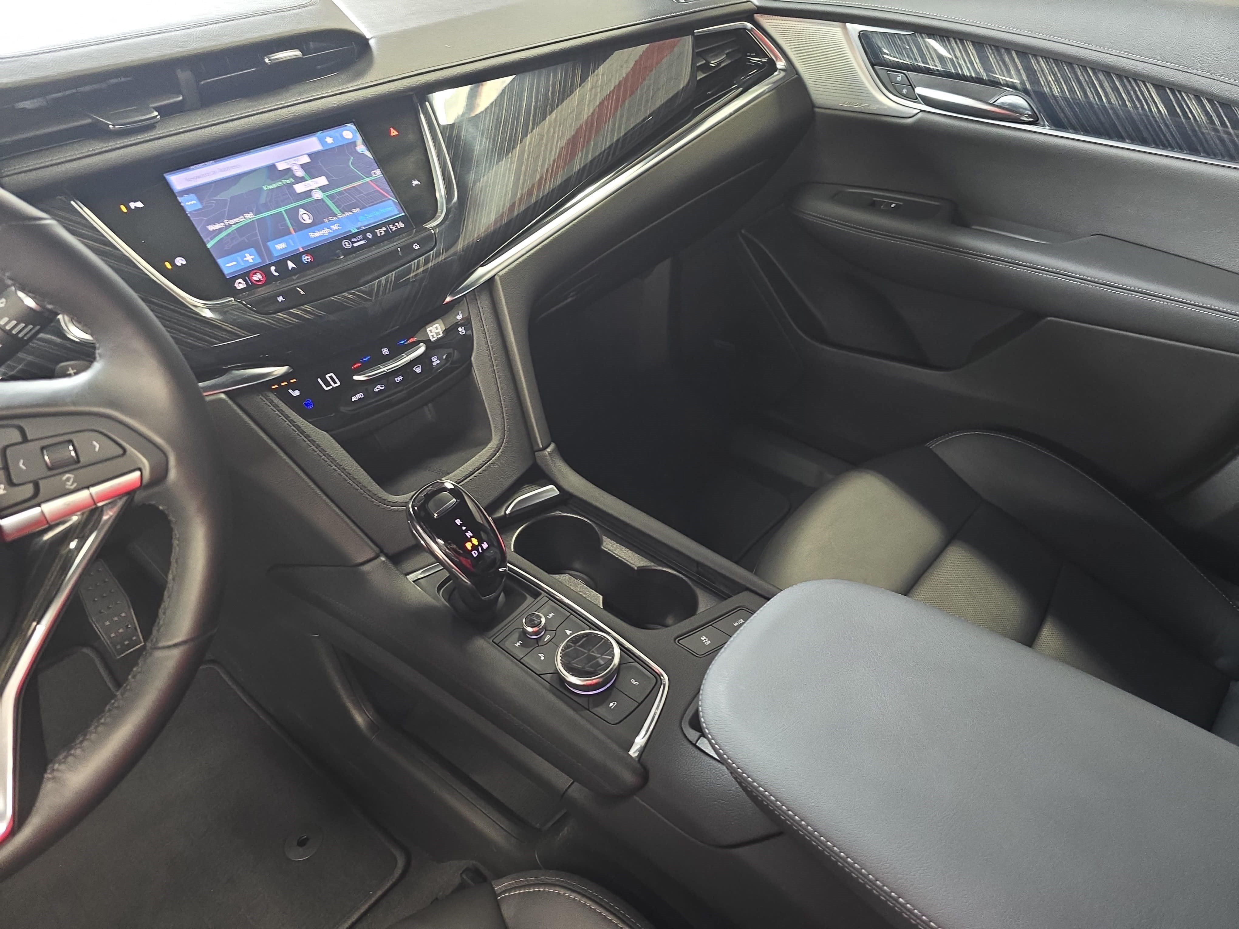 Used 2023 Cadillac XT6 Premium Luxury AWD/4WD image 25