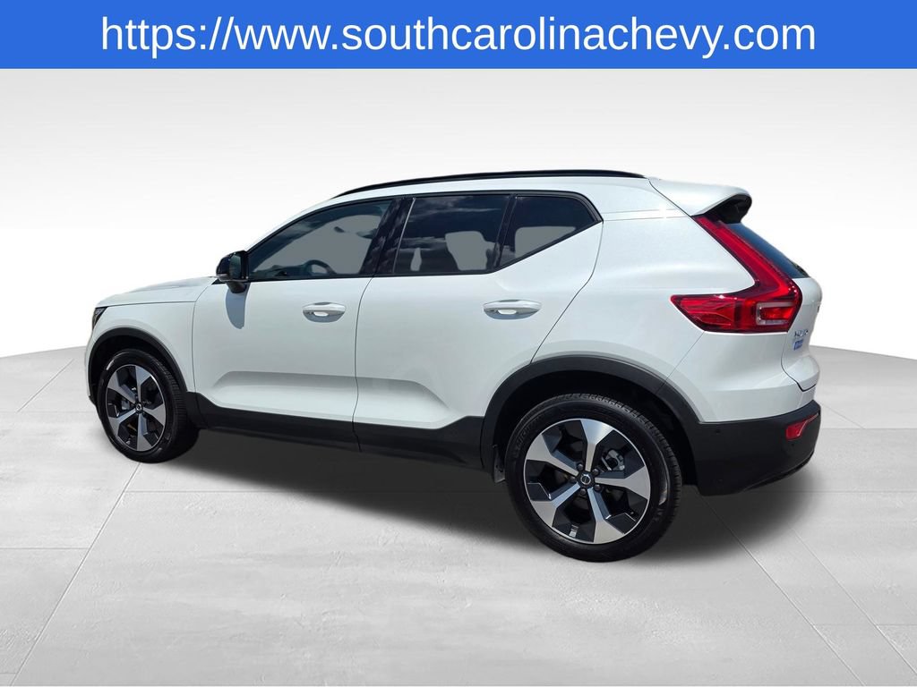 Used 2026 Volvo XC40 B5 Plus AWD/4WD image 36