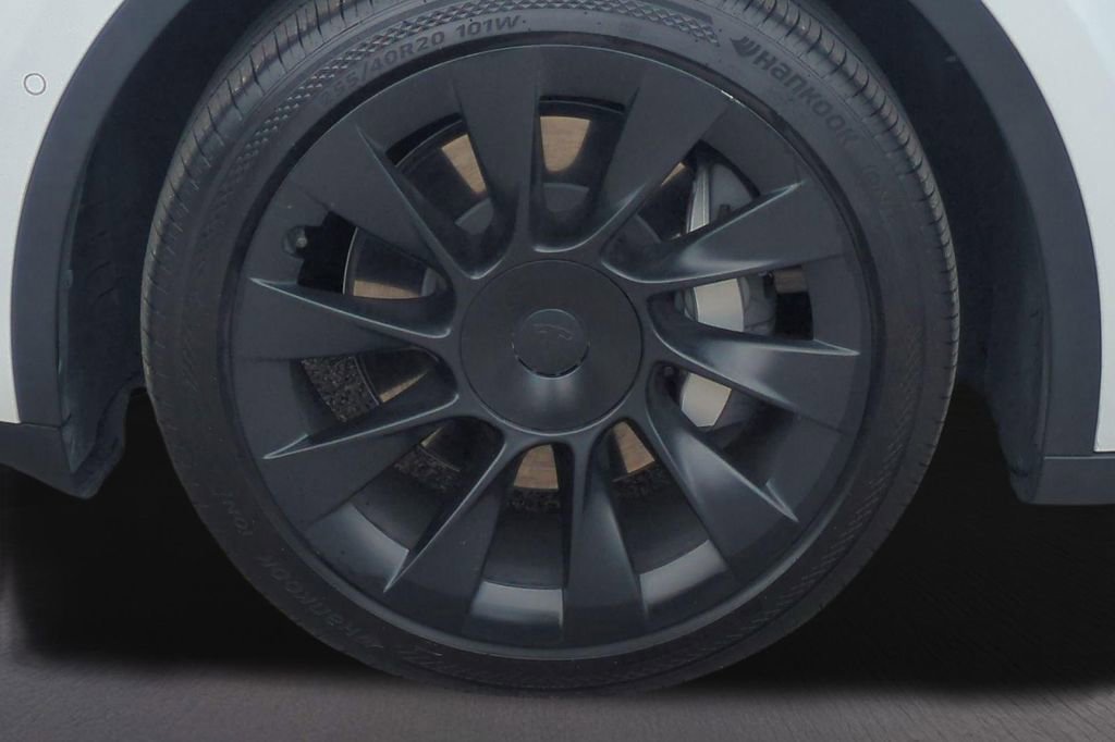 Used 2022 Tesla Model Y Long Range AWD/4WD image 20