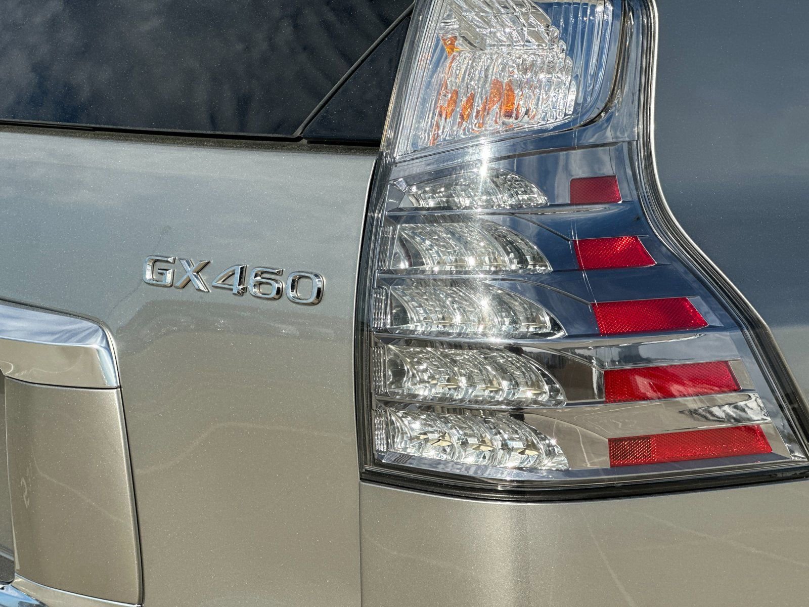 Used 2023 Lexus GX 460 Premium w/ Premium Package image 35