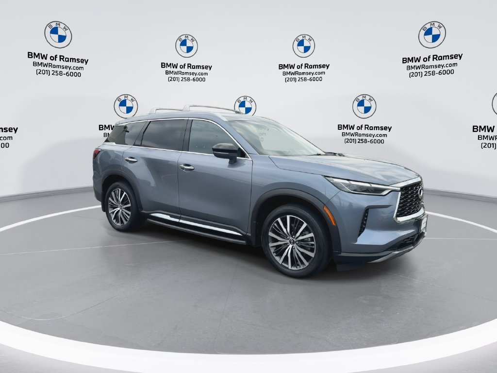 Used 2023 INFINITI QX60 Sensory AWD/4WD image 2
