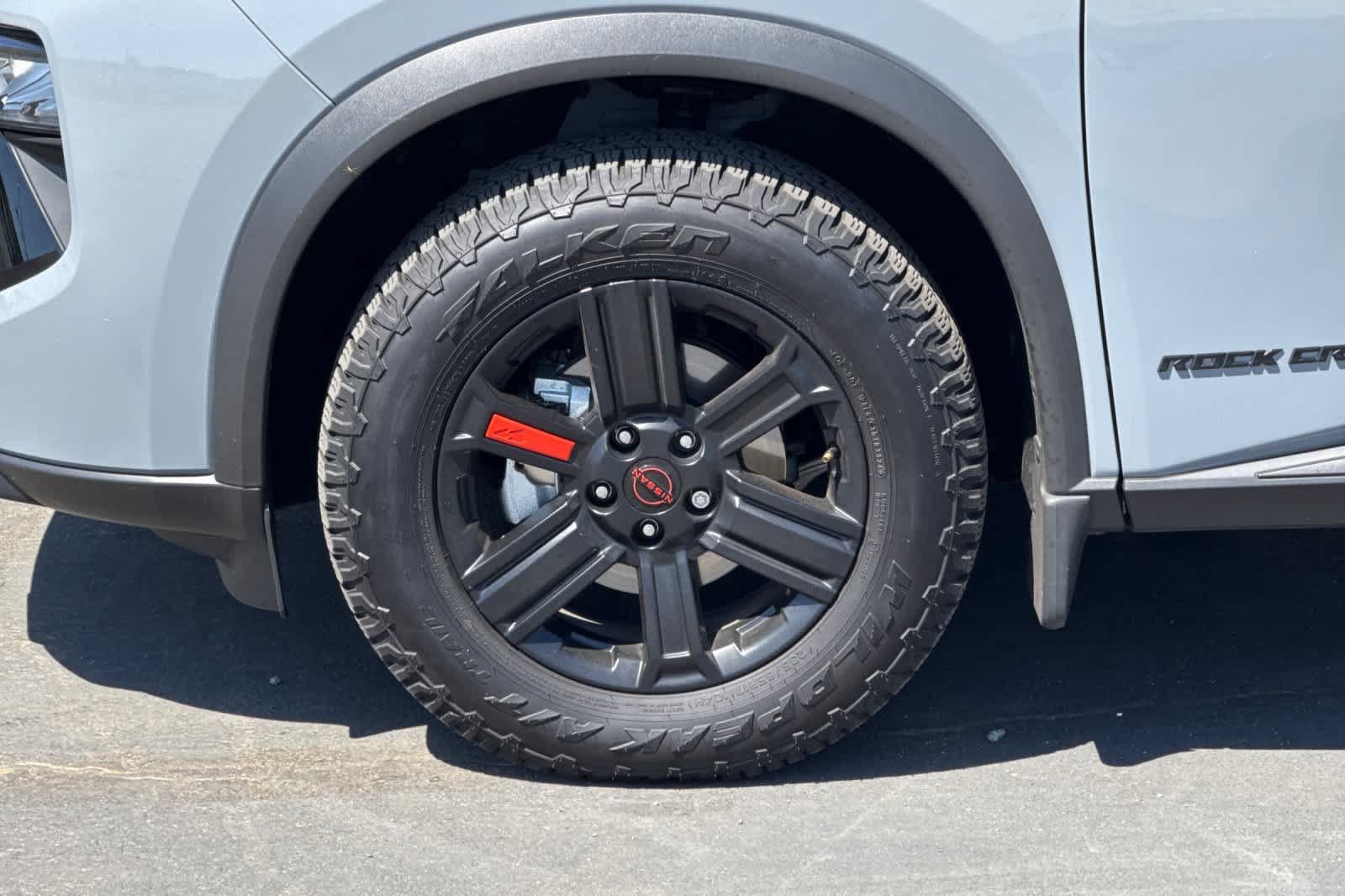 Used 2025 Nissan Rogue SV AWD/4WD image 32