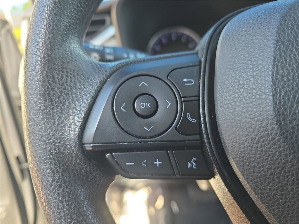 Used 2021 Toyota RAV4 XLE image 23