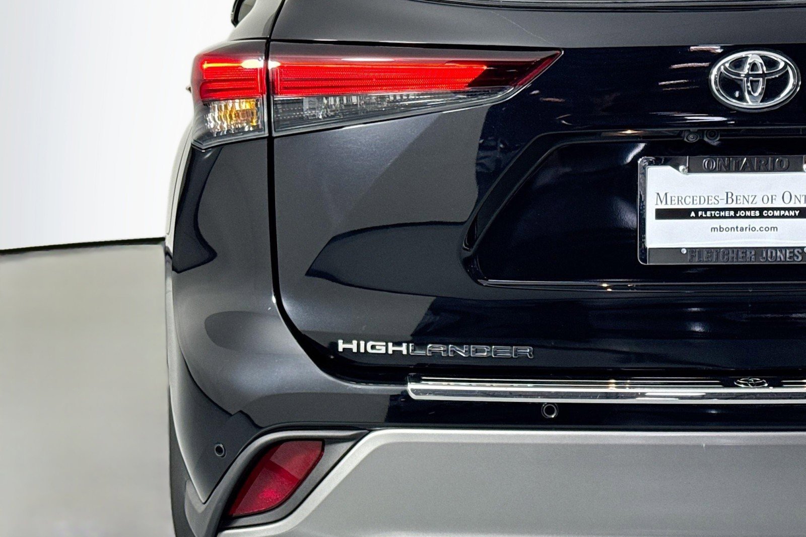 Used 2024 Toyota Highlander Platinum image 16