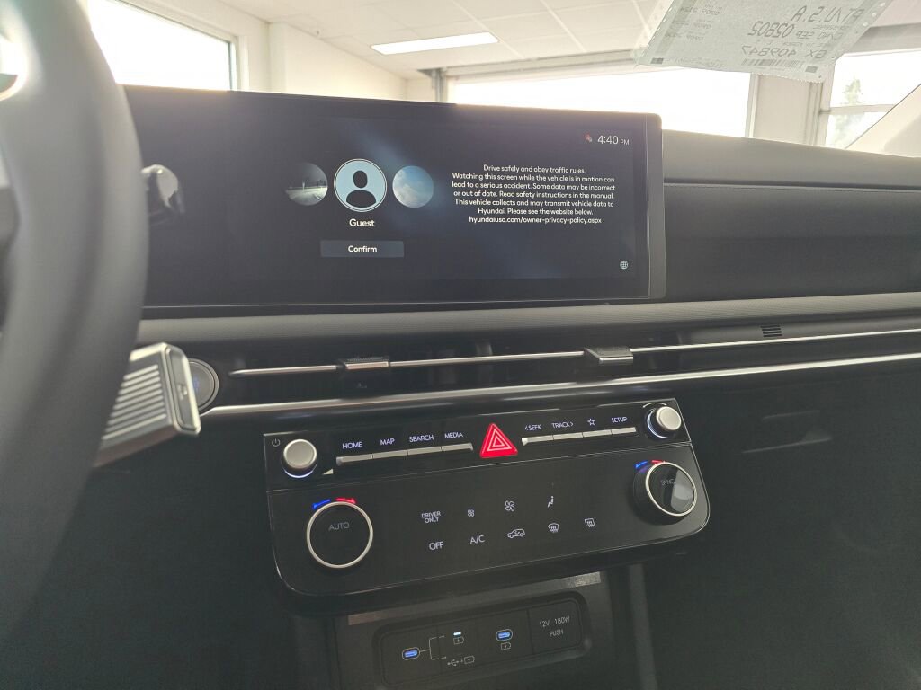 New 2026 Hyundai Tucson Blue SE image 25