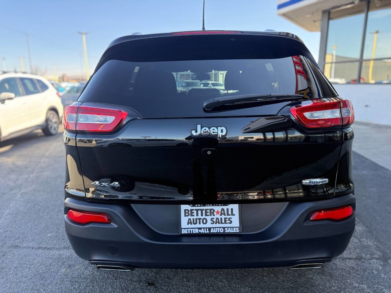 Used 2018 Jeep Cherokee Latitude w/ Cold Weather Group image 8