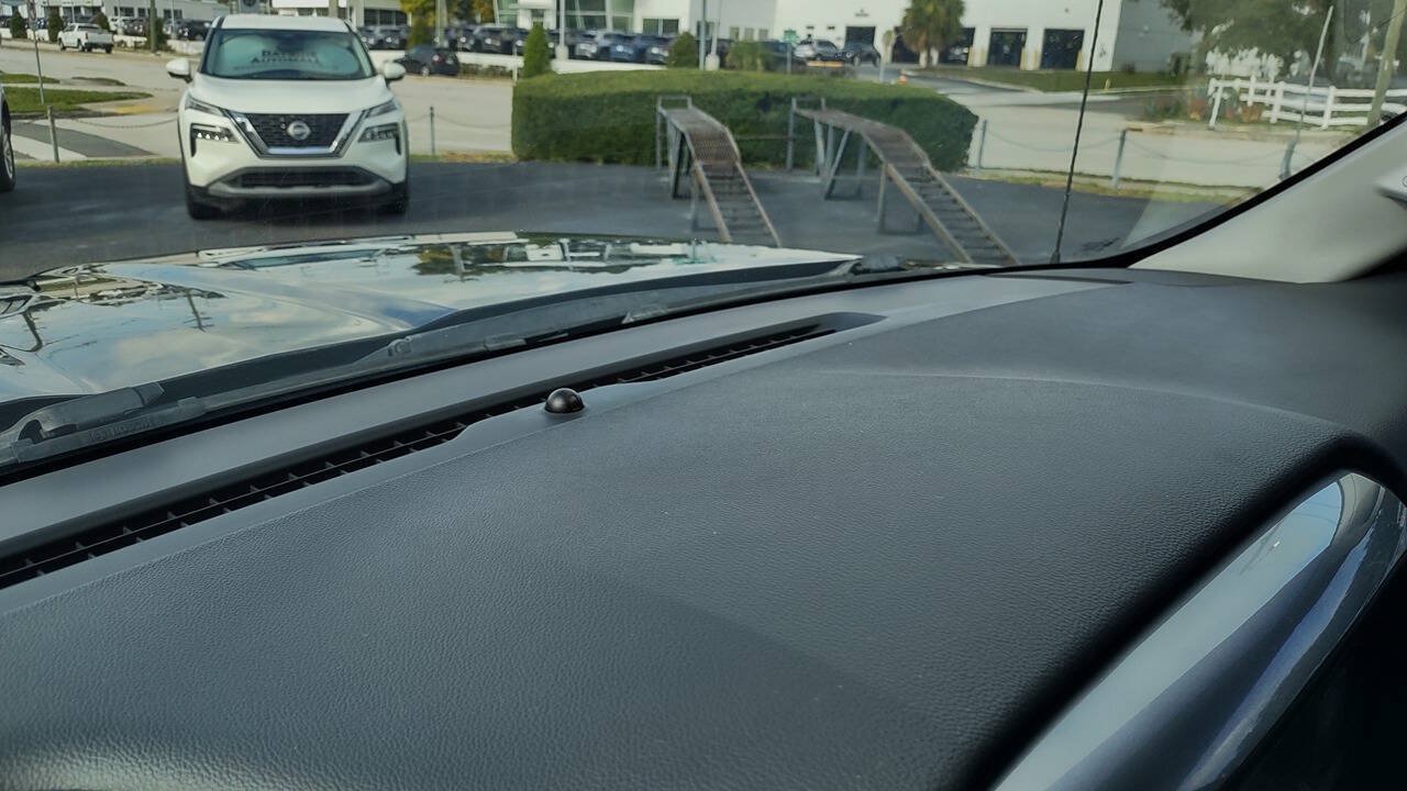 Used 2015 Chevrolet Silverado 1500 LT w/ LT Convenience Package RWD image 18
