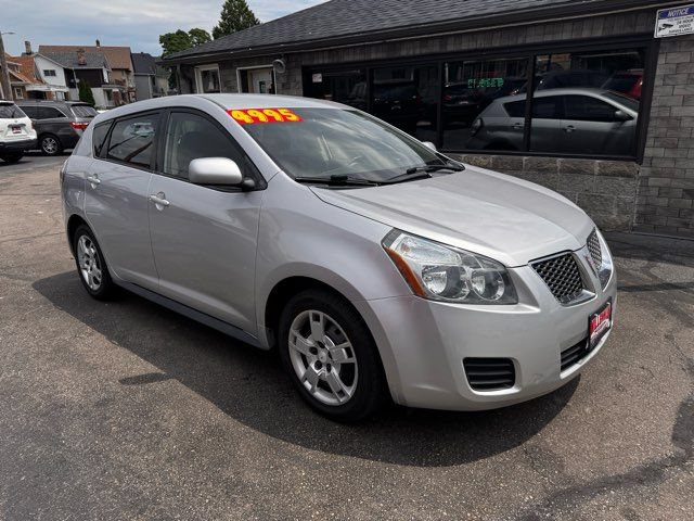 Used 2009 Pontiac Vibe w/ Preferred Package FWD image 1