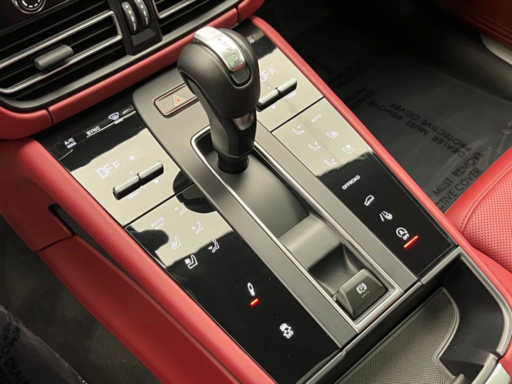 Used 2024 Porsche Macan S image 16