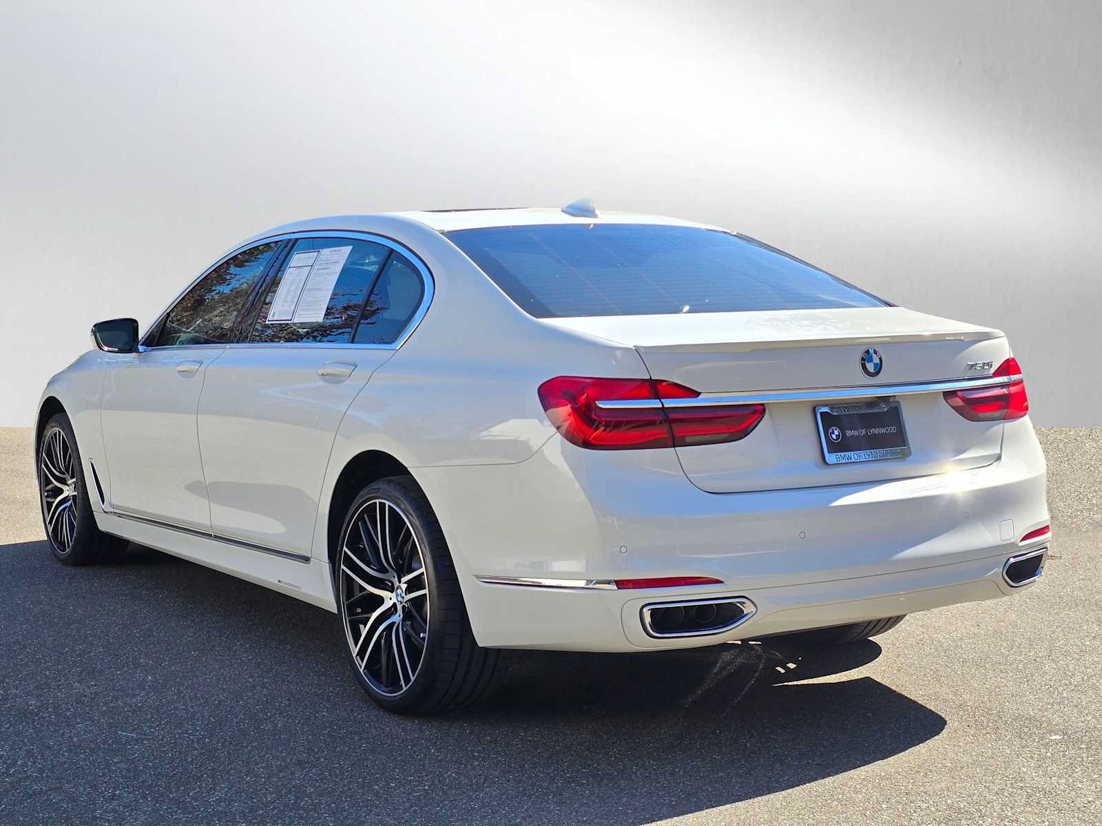 Used 2018 BMW 750i RWD image 5