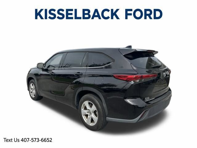 Used 2020 Toyota Highlander L FWD image 5