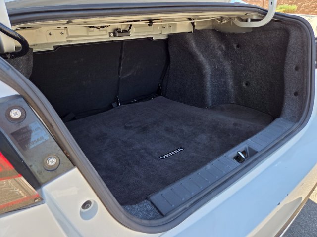 Used 2024 Nissan Versa SV FWD image 19