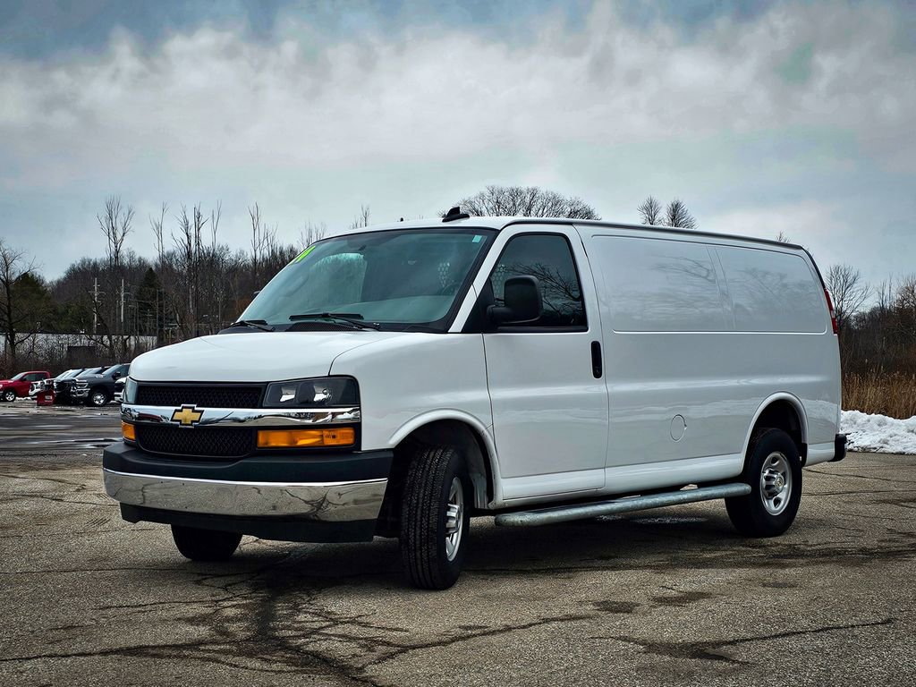 Used 2024 Chevrolet Express 2500 w/ Driver Convenience Package image 7