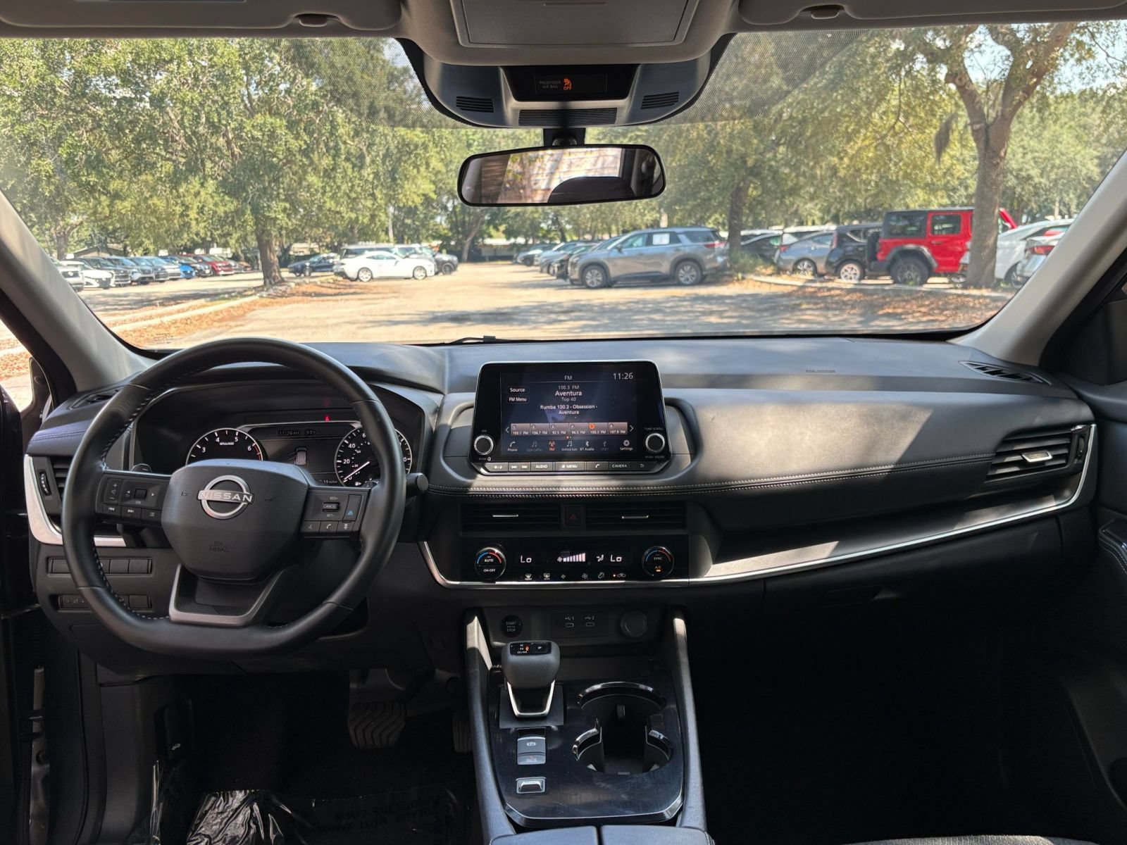 Used 2025 Nissan Rogue SV FWD image 34