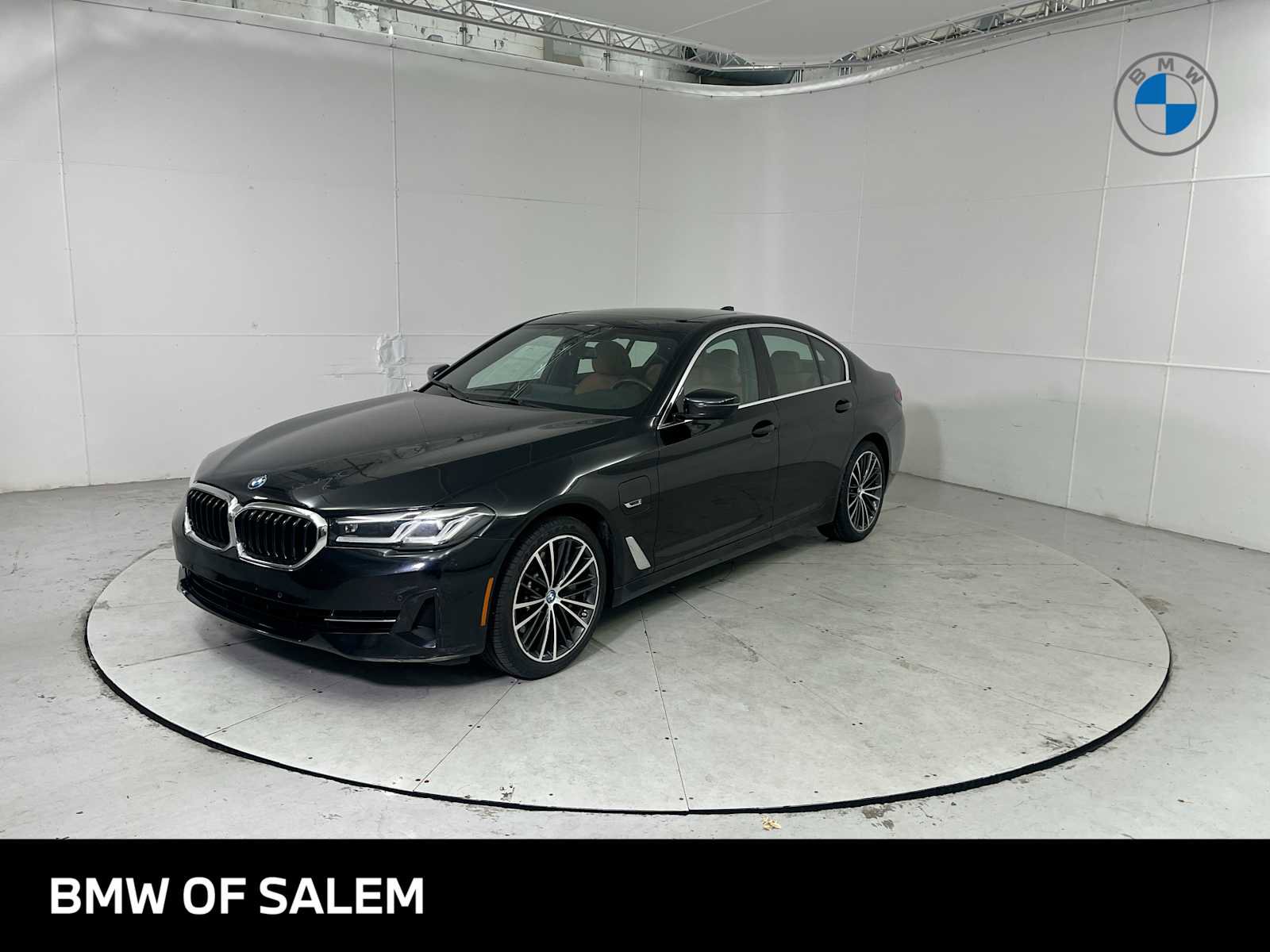 Used 2023 BMW 530e xDrive w/ Convenience Package AWD/4WD image 1