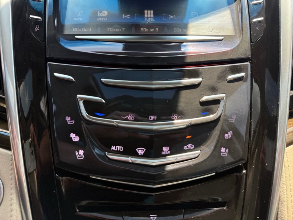Used 2019 Cadillac Escalade ESV Luxury AWD/4WD image 23