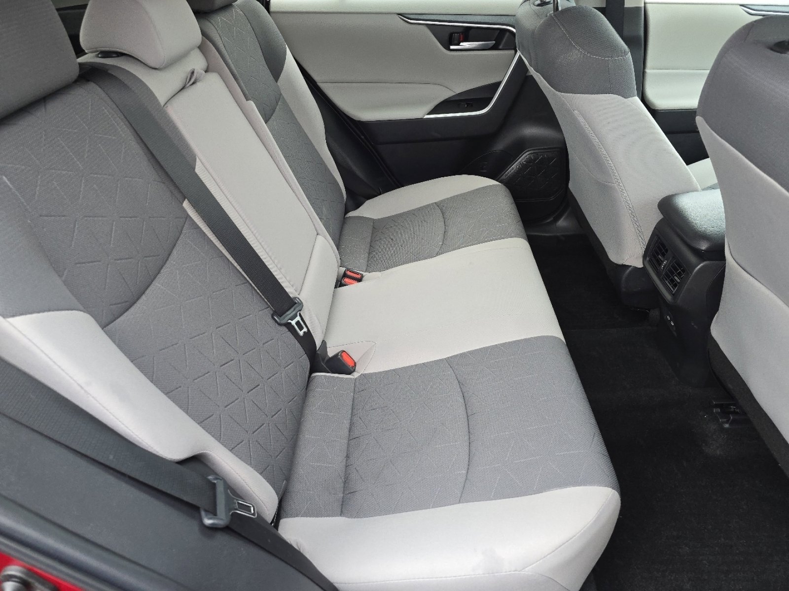 Used 2023 Toyota RAV4 XLE AWD/4WD image 20