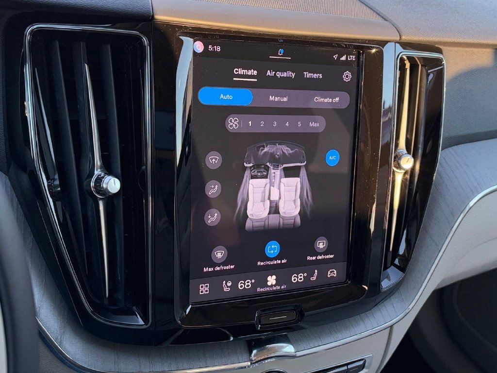 Certified 2024 Volvo XC60 T8 Plus w/ Climate Package AWD/4WD image 17